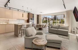 4 dormitorio adosado 193 m² en Estepona, España. 695 000 €