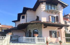 Villa – Verbania, Piedmont, Italia. 3 000 000 €