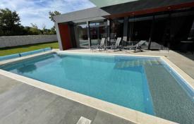 4 dormitorio casa de pueblo 328 m² en Ližnjan, Croacia. 1 350 000 €