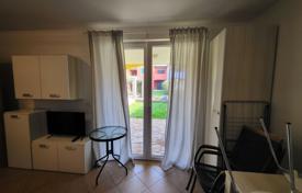 2 dormitorio piso 51 m² en Umag, Croacia. 232 000 €