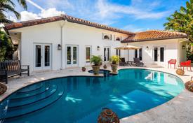 Villa – Bal Harbour, Florida, Estados Unidos. $3 699 000