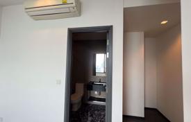 2-dormitorio apartamentos en condominio en Watthana, Tailandia. $473 000