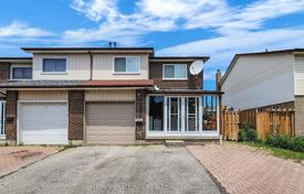 10 dormitorio adosado en Scarborough, Canadá. C$1 542 000
