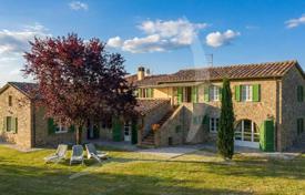 6 dormitorio villa 385 m² en Cortona, Italia. 1 090 000 €