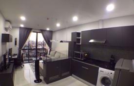 1-dormitorio apartamentos en condominio en Watthana, Tailandia. $165 000