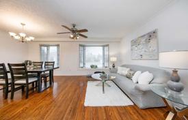 6 dormitorio casa de pueblo en North York, Canadá. C$1 585 000
