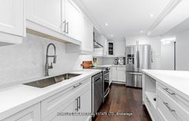 6 dormitorio piso en North York, Canadá. C$1 067 000