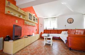3 dormitorio piso 102 m² en Dobrota, Montenegro. 318 000 €