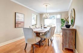9 dormitorio casa de pueblo en Scarborough, Canadá. C$1 789 000