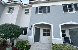 2 dormitorio casa de pueblo 112 m² en Homestead, Estados Unidos. $305 000