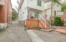 11 dormitorio casa de pueblo en York, Canadá. C$1 657 000