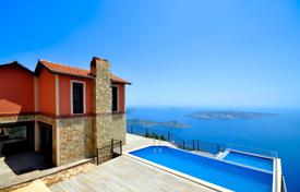 3 dormitorio villa 200 m² en Kash, Turquía. 66 356 000 TRY