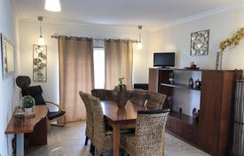 3 dormitorio chalet 230 m² en Mafra National Palace, Portugal. 550 000 €