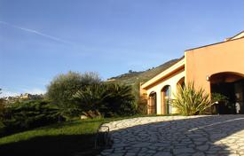 Villa – San Remo, Liguria, Italia. 1 500 000 €