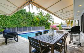 Villa – North Miami, Florida, Estados Unidos. 1 722 000 €