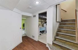 9 dormitorio casa de pueblo en North York, Canadá. C$2 232 000