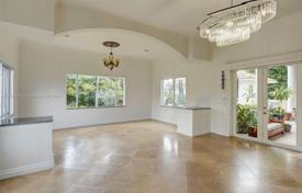 7 dormitorio casa de pueblo 780 m² en Miami, Estados Unidos. $2 500 000