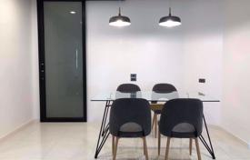 3-dormitorio apartamentos en condominio en Watthana, Tailandia. $492 000