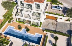 3 dormitorio villa 400 m² en Blizikuće, Montenegro. 2 300 000 €