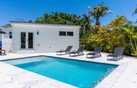 2 dormitorio casa de pueblo 108 m² en Miami, Estados Unidos. $1 275 000