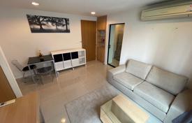 1-dormitorio apartamentos en condominio en Khlong Toei, Tailandia. $111 000