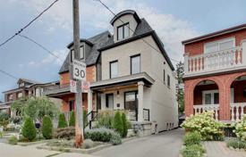 Casa de pueblo – York, Toronto, Ontario,  Canadá. C$1 958 000