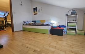 4 dormitorio piso 87 m² en Viškovo, Croacia. 250 000 €