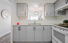 5 dormitorio piso en Scarborough, Canadá. C$742 000