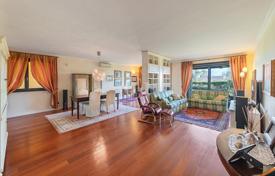 4 dormitorio adosado 300 m² en Desenzano del Garda, Italia. 770 000 €