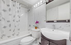 6 dormitorio piso en North York, Canadá. 473 000 €