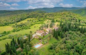 40 dormitorio finca rústica 1500 m² en Arezzo, Italia. Price on request