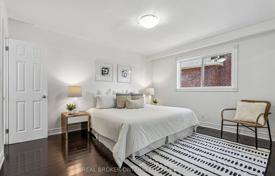 12 dormitorio casa de pueblo en Scarborough, Canadá. C$2 356 000