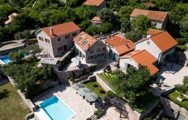 4 dormitorio chalet 293 m² en Tivat city, Montenegro. 3 500 000 €