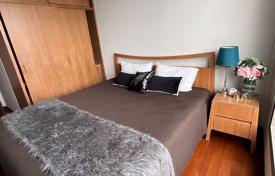 2 dormitorio piso en Khlong Toei, Tailandia. $3 060  por semana