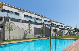 5 dormitorio adosado 253 m² en Teià (Catalonia), España. 720 000 €