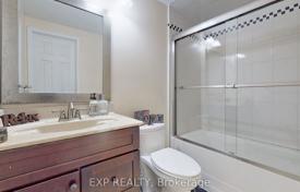 8 dormitorio casa de pueblo en Scarborough, Canadá. C$1 642 000