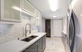 8 dormitorio piso en Scarborough, Canadá. C$862 000