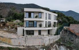 4 dormitorio villa 400 m² en Tivat city, Montenegro. 2 700 000 €