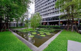1-dormitorio apartamentos en condominio en Pathum Wan, Tailandia. $416 000