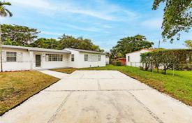 4 dormitorio casa de pueblo 134 m² en Miami, Estados Unidos. $535 000