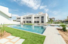 3 dormitorio chalet 74 m² en Torrevieja, España. 340 000 €