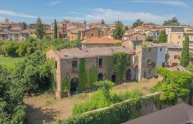 20 dormitorio adosado 1000 m² en Chiusi, Italia. 550 000 €