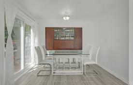 10 dormitorio casa de pueblo en Scarborough, Canadá. C$1 802 000