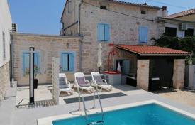3 dormitorio casa de pueblo 200 m² en Marcana, Croacia. 375 000 €