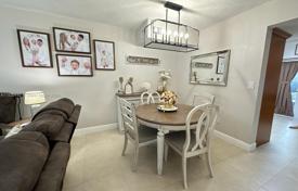 3 dormitorio casa de pueblo 134 m² en Miami, Estados Unidos. $468 000