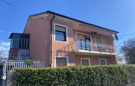 5 dormitorio casa de pueblo 150 m² en Rijeka, Croacia. 450 000 €