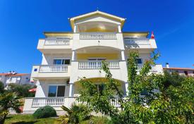 16 dormitorio casa de pueblo 383 m² en Krk, Croacia. 1 480 000 €