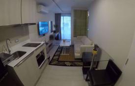 1-dormitorio apartamentos en condominio en Khlong Toei, Tailandia. $118 000