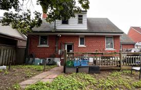 6 dormitorio casa de pueblo en Scarborough, Canadá. C$1 356 000