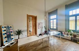 4 dormitorio piso 115 m² en District VIII (Józsefváros), Hungría. 375 000 €